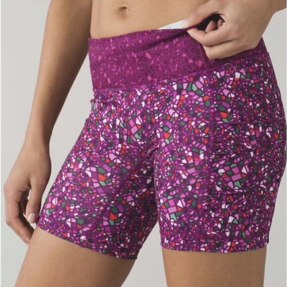 Lululemon Speed Track Short Size 4 Paradise Geo Print Plum - Picture 7 of 7